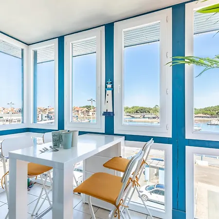Capsea - Vue Sur Le Port